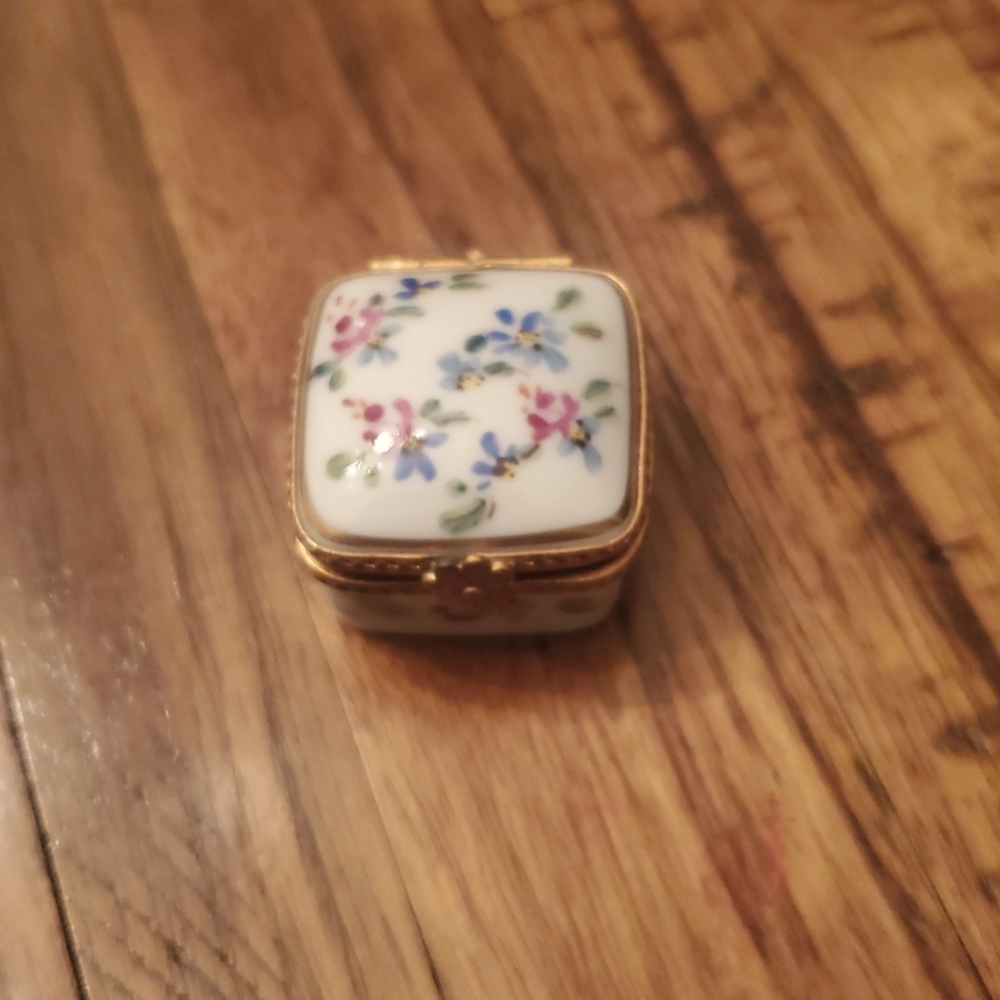 Petite Limoges of France box